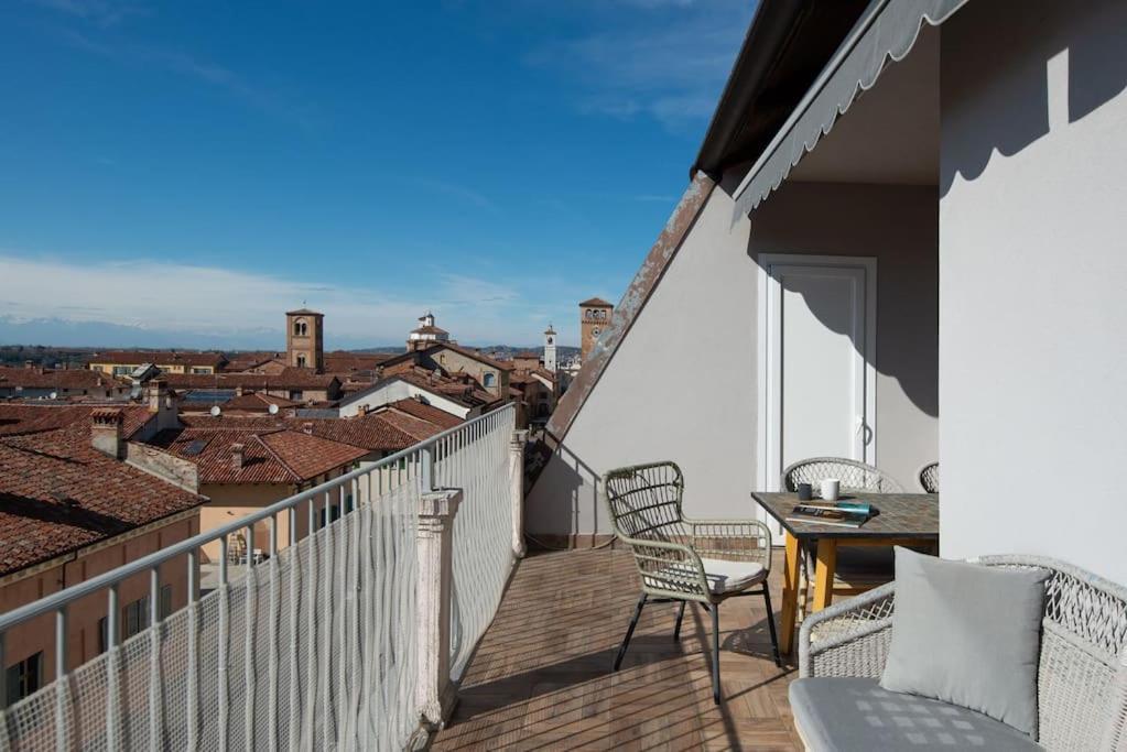 Casa No.Na - Attico Panoramico A Cherasco Exterior foto